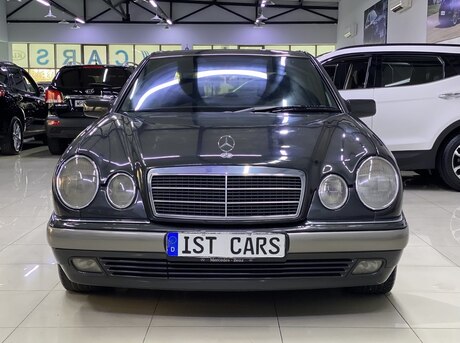 Mercedes E 320