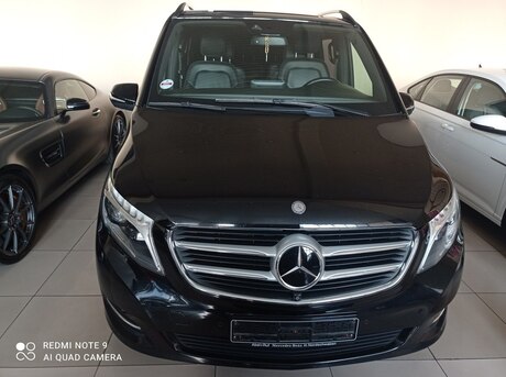 Mercedes V 220