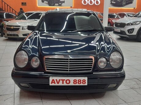 Mercedes E 230