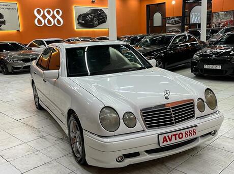 Mercedes E 220