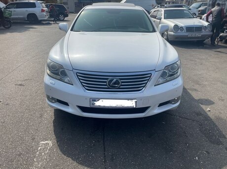 Lexus LS 460