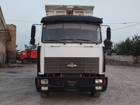 MAZ 642208