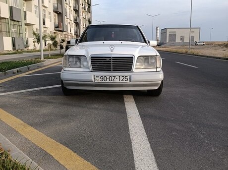Mercedes E 200