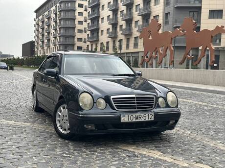 Mercedes E 240