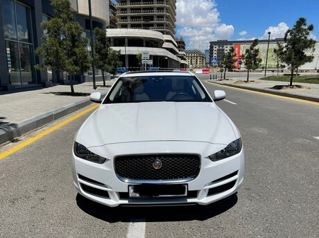 Jaguar XE