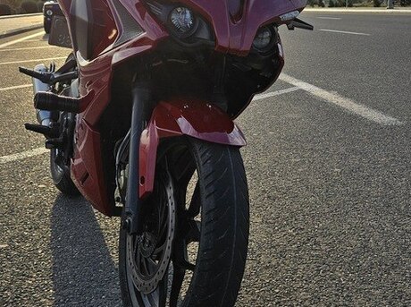 Bajaj Pulsar RS 200