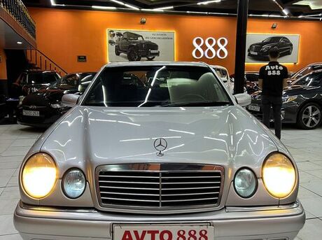 Mercedes E 240
