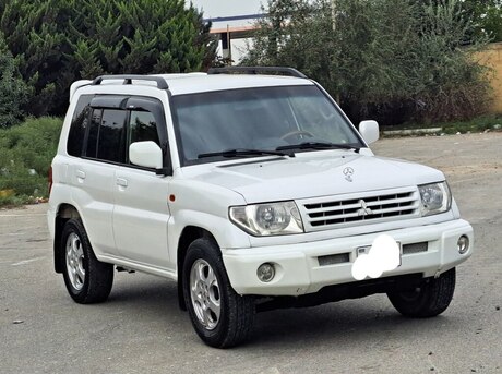 Mitsubishi Pajero io