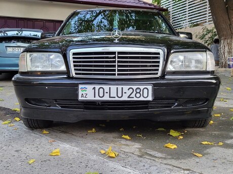 Mercedes C 240