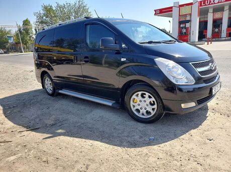 Hyundai H-1 2010
