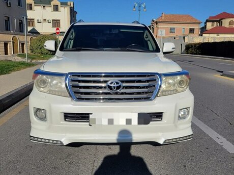 Toyota Land Cruiser 2011