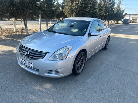 Nissan Altima 2011