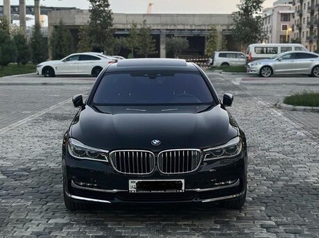 BMW 750 2016