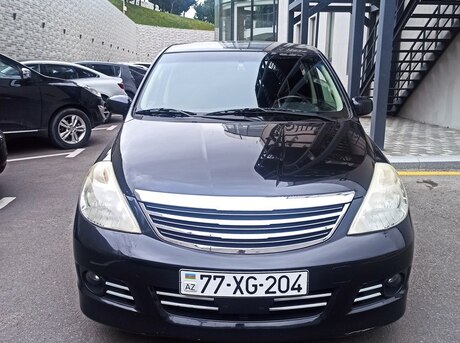 Nissan Tiida 2011