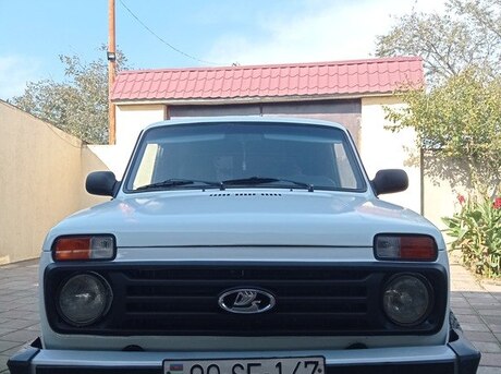 LADA (VAZ) Niva 2010