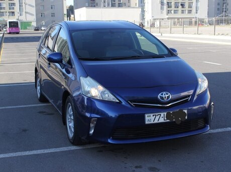 Toyota Prius V 2012