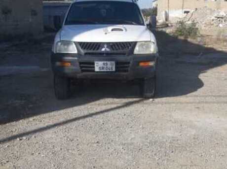 Mitsubishi L200 2005