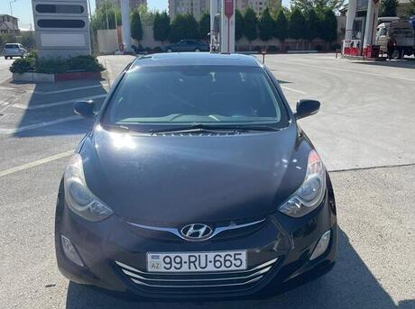 Hyundai Elantra 2012