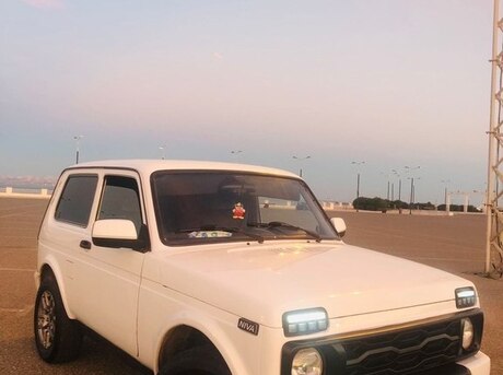 LADA (VAZ) Niva 2010