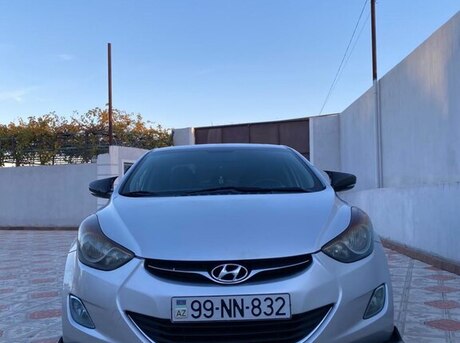 Hyundai Elantra 2012