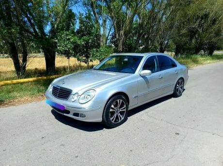 Mercedes E 220 2005