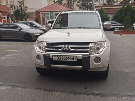 Mitsubishi Pajero 2010