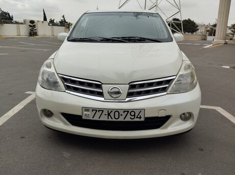 Nissan Tiida 2010