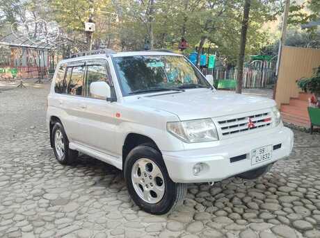 Mitsubishi Pajero io 1999