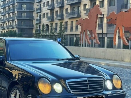 Mercedes E 220 2000
