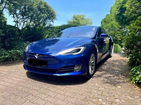 Tesla Model S 2017