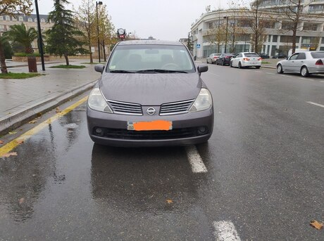 Nissan Tiida 2008