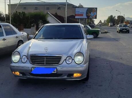 Mercedes E 220 2001