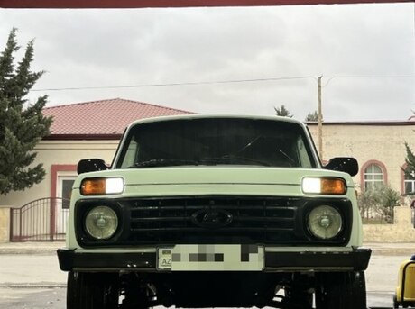 LADA (VAZ) Niva 2010