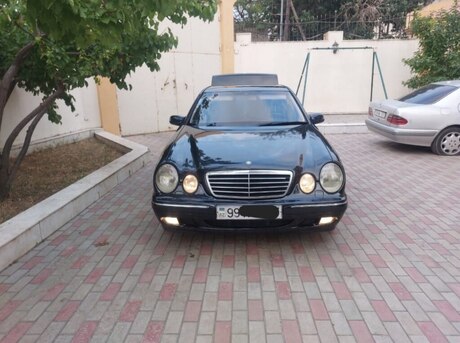 Mercedes E 270 2000