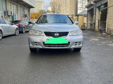 Nissan Sunny 2010