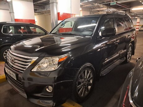 Lexus LX 570 2011