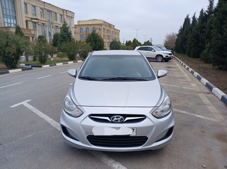 Hyundai Accent 2013