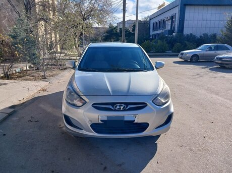 Hyundai Accent 2013