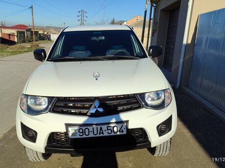Mitsubishi L200 2013