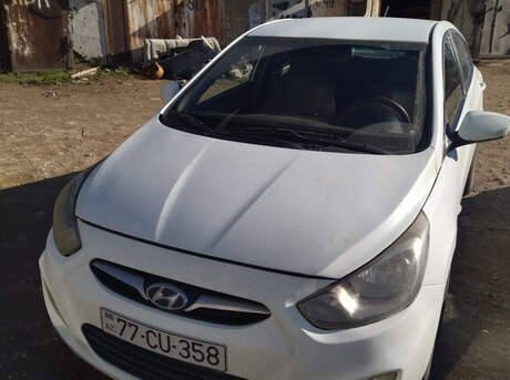 Hyundai Accent 2012