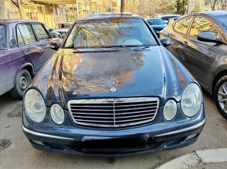 Mercedes E 200 2003