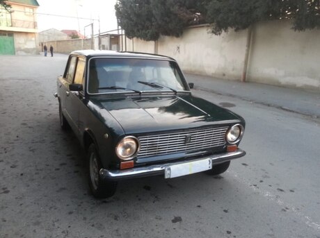 LADA (VAZ) 21011 1983