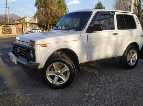 LADA (VAZ) Niva 2009