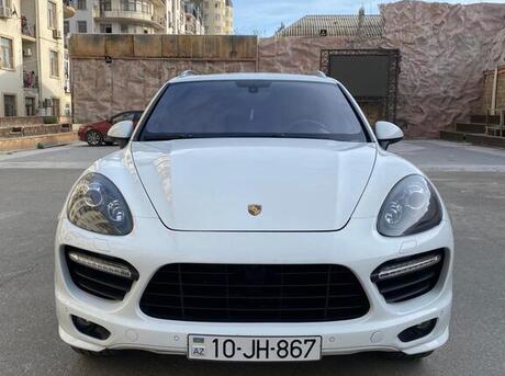 Porsche Cayenne GTS 2012