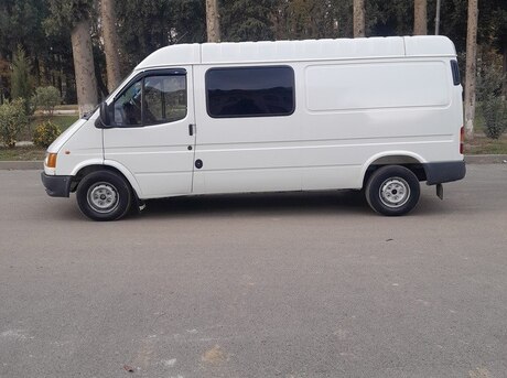 Ford Transit 2000