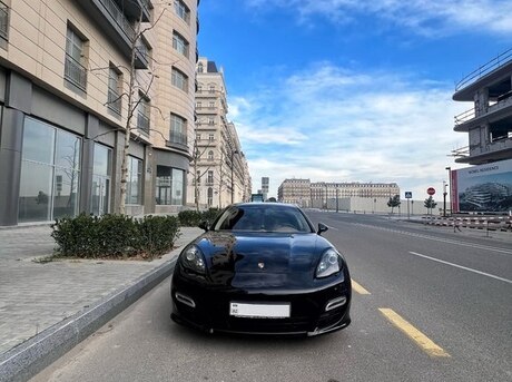 Porsche Panamera GTS 2012