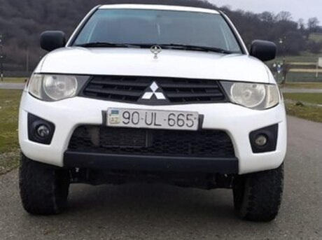 Mitsubishi L200 2013