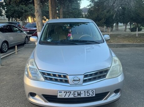 Nissan Tiida 2011