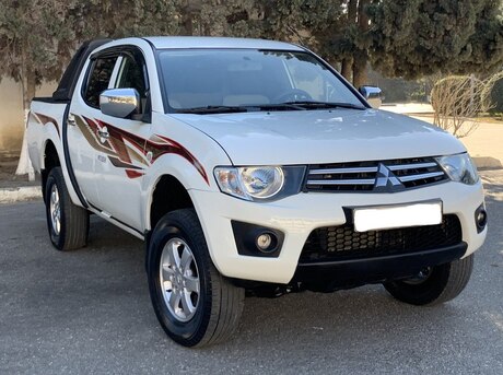 Mitsubishi L200 2013