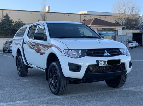 Mitsubishi L200 2014